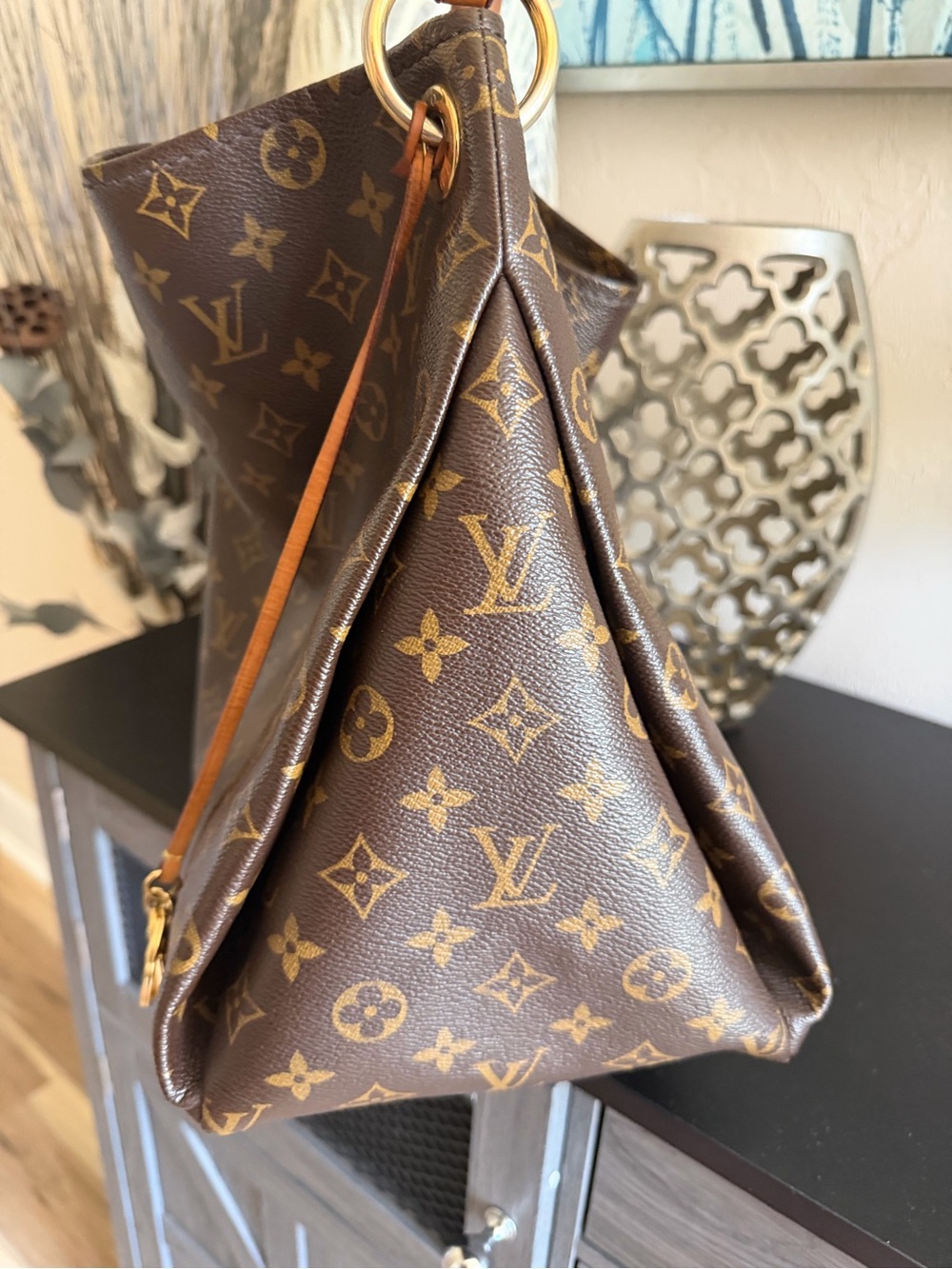 AUTHENTIC Louis Vuitton Artsy Monogram Canvas - Picture 3 of 16